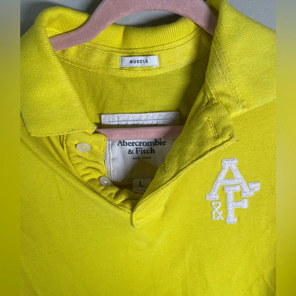 Abercrombie and Fitch short sleeved vintage polo - Picture 2 of 4